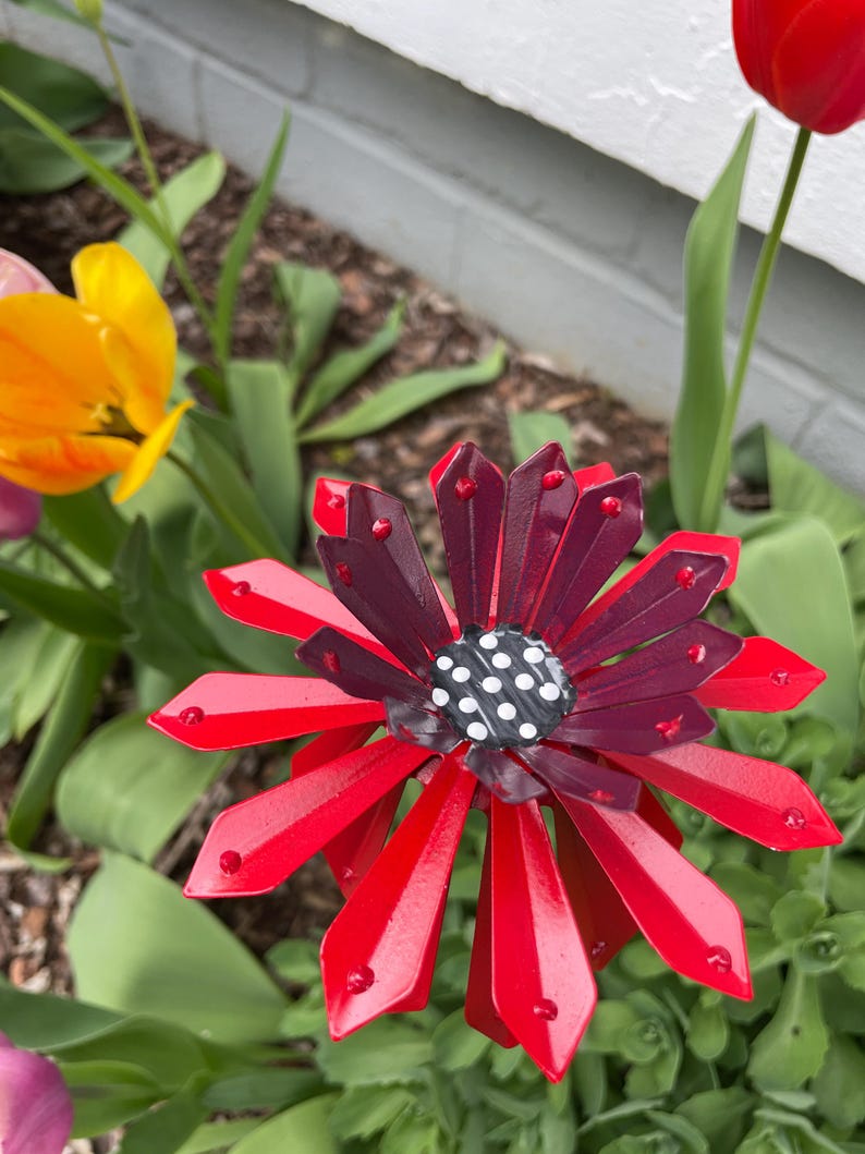 The Perfect Winter Garden Addition – Metal Flower Art
