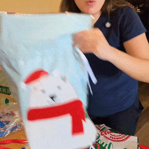 Why 47,389 Busy Moms Are Ditching Wrapping Paper This Christmas (And How They're Wrapping 30+ Gifts In Under 10 Minutes)