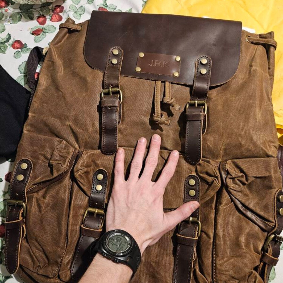 Oil-Waxed Crazy Horse Leather Canvas Backpack: Handmade Personalized Travel Rucksack