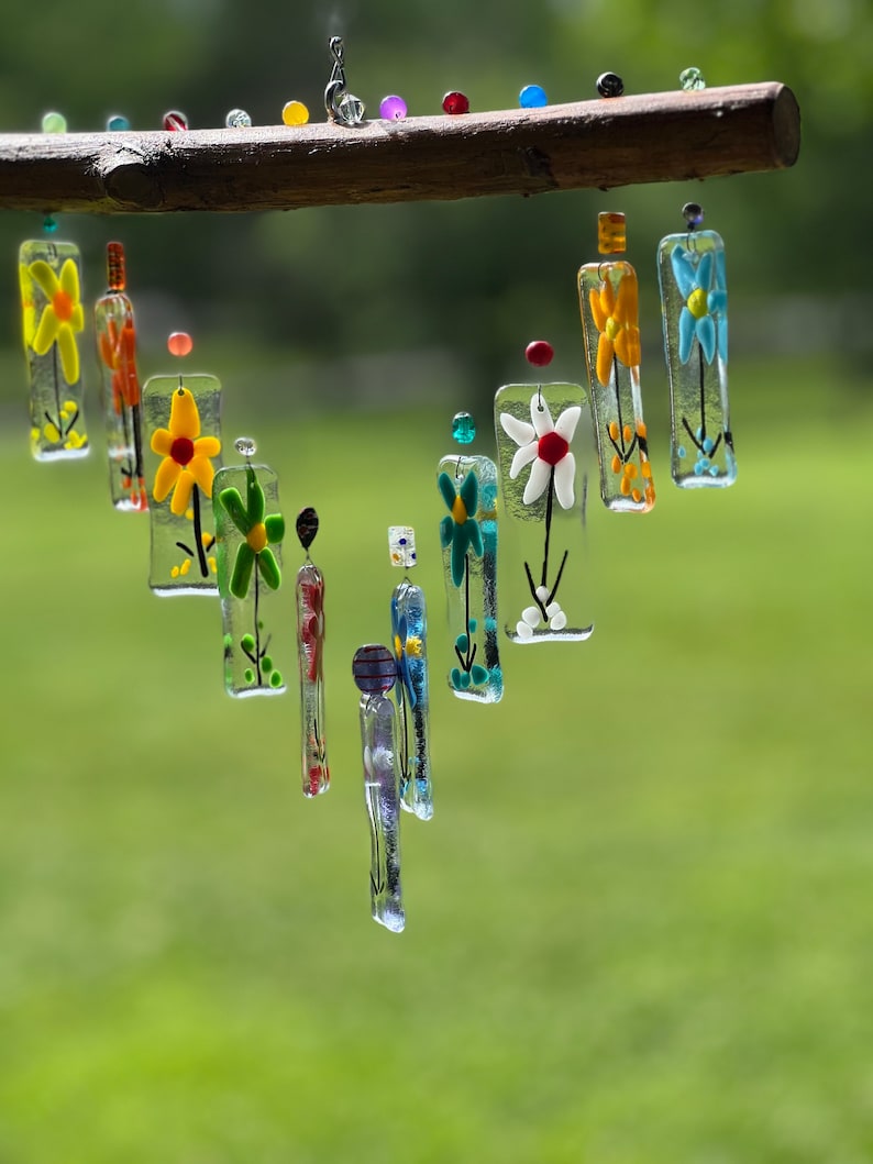 🌿 Colorful Fused Glass Floral Hangers – Unique Outdoor Accent