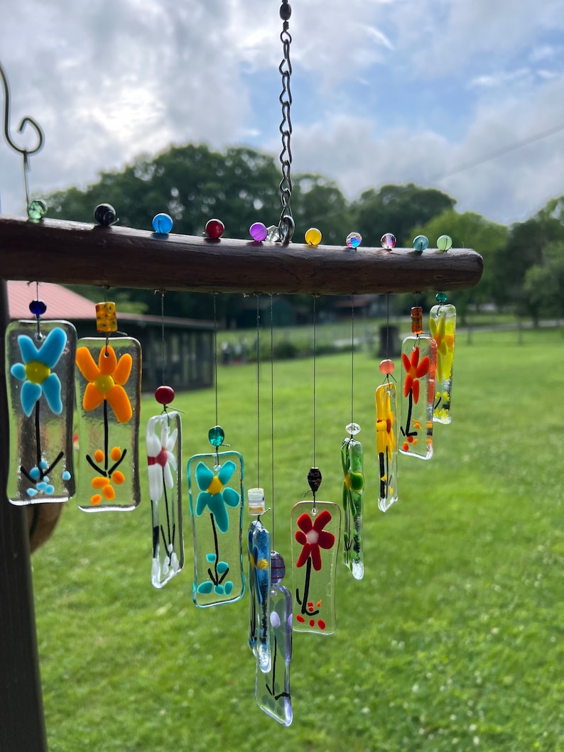 🌿 Colorful Fused Glass Floral Hangers – Unique Outdoor Accent
