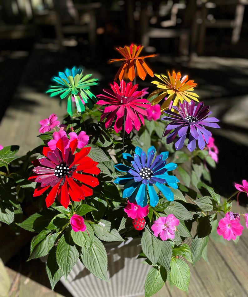 The Perfect Winter Garden Addition – Metal Flower Art