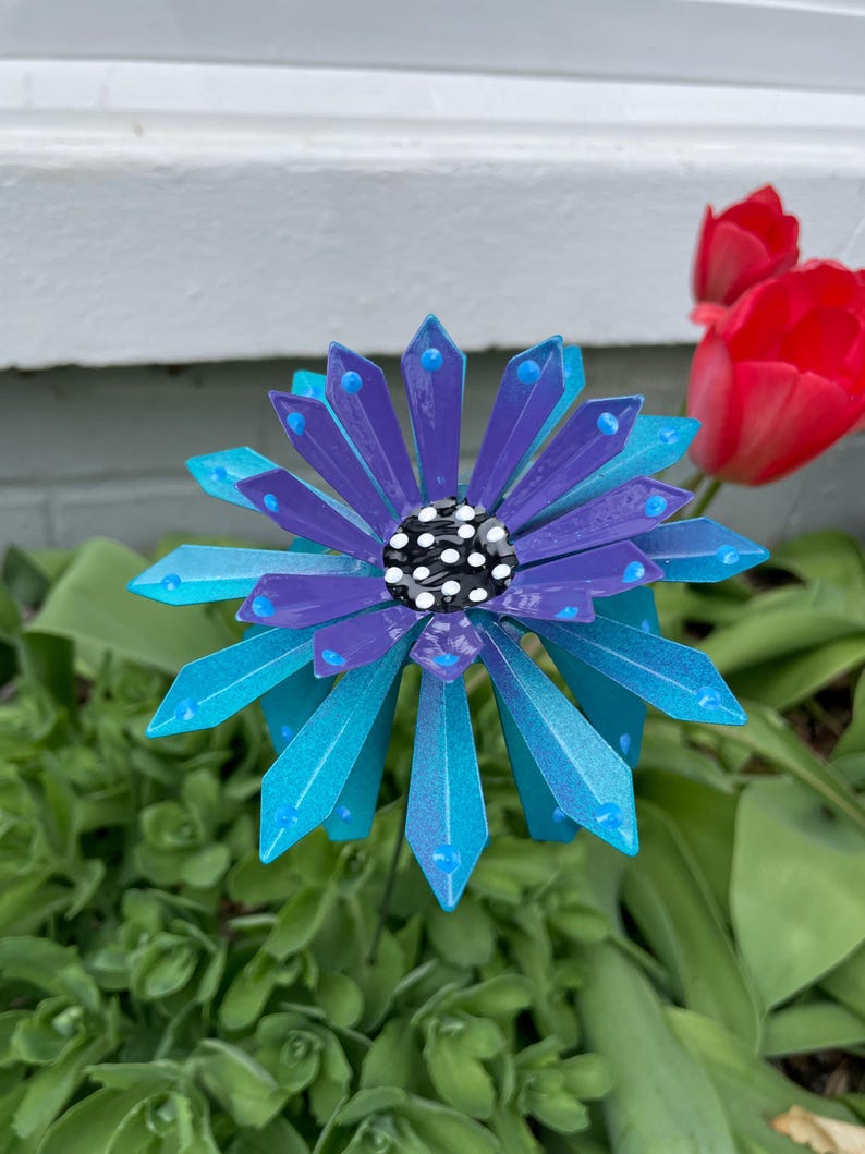 The Perfect Winter Garden Addition – Metal Flower Art