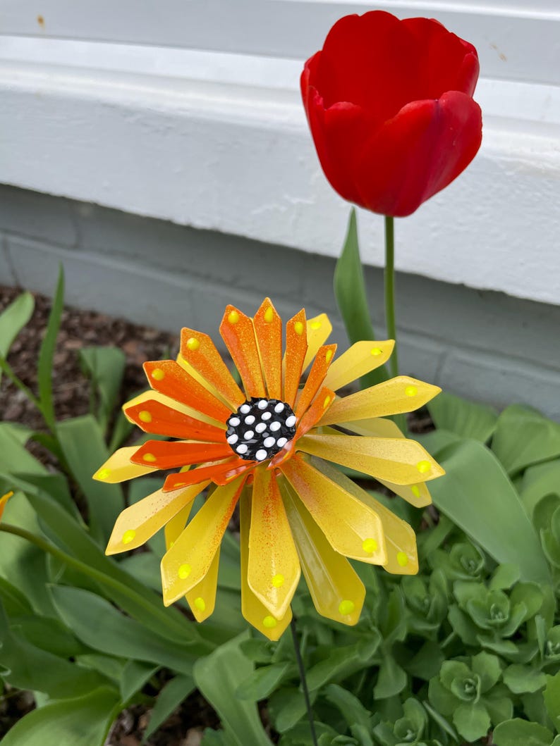 The Perfect Winter Garden Addition – Metal Flower Art