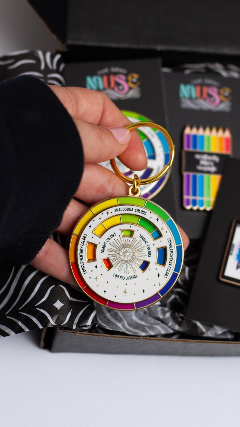 Black/Gold or White/Gold Interactive Keychain ORIGINAL, Moving Jewelry Accessory, Creative Artist Gift, Art Interactive Spinner